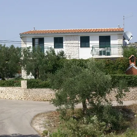 By The Sea Kanica, - 1118 *