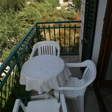 By The Sea Kanica, - 1118 *