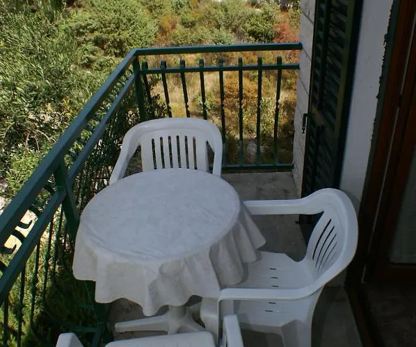 By The Sea Kanica, - 1118 *